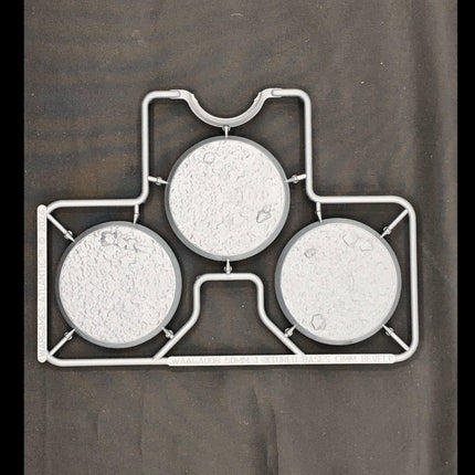 50mm Textured Bases (3mm Bevel) - 12 texturierte Hartplastik-Bases