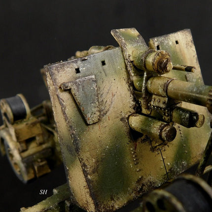 280069 - 8.8cm Flak 36/37 AA/AT Gun with SdAh 202 & Crew
