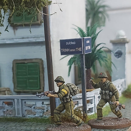 281003 - People's Army of Vietnam (NVA) with Command