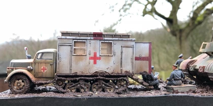 280046 - SdKfz 3a Maultier 2 ton Half-Track Cargo Truck