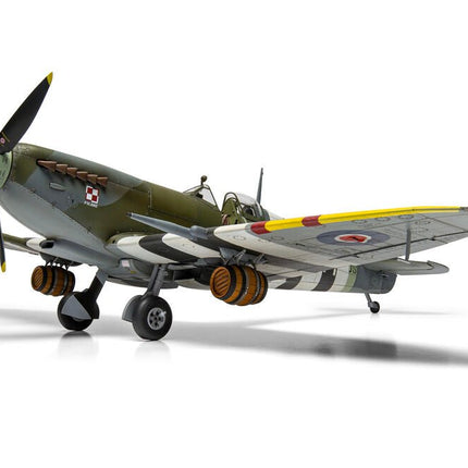 Supermarine Spitfire Mk.IXc - Flying Dray - Flugzeuge - Airfix - A17001A